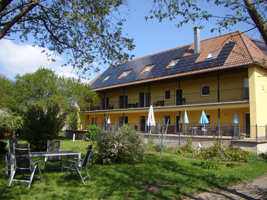 Gebäude mit Garten
